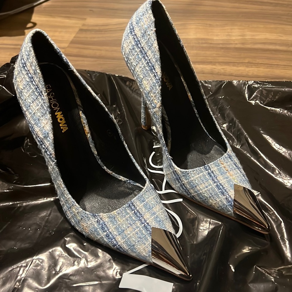 Fashion nova brand new  heels size 6